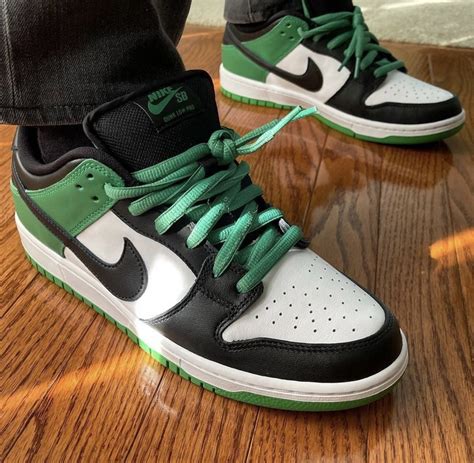 dark green nike dunk lows